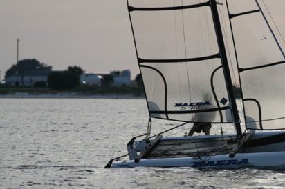 Nacra 570 school atardecer